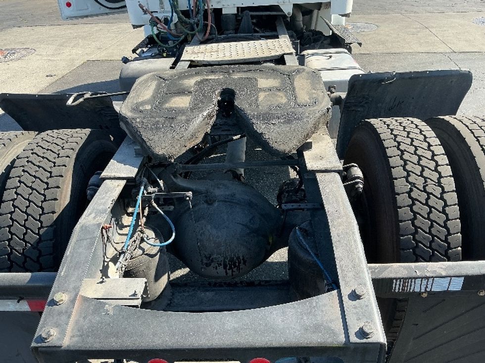 Day Cab Tractor-Heavy Duty Tractors-Freightliner-2019-M2-Fontana-CA-253,510\n\t\tmiles-$ 53,750 - Image 6