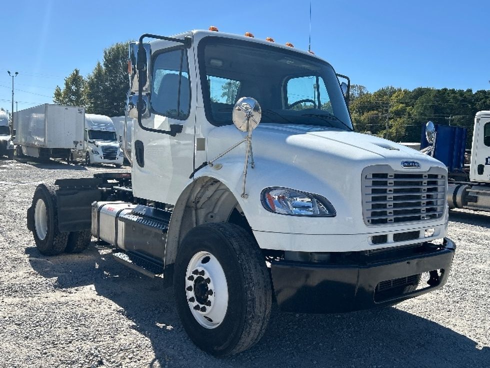 Day Cab Tractor-Heavy Duty Tractors-Freightliner-2019-M2-Jackson-TN-72,036\n\t\tmiles-$ 62,000 - Image 1