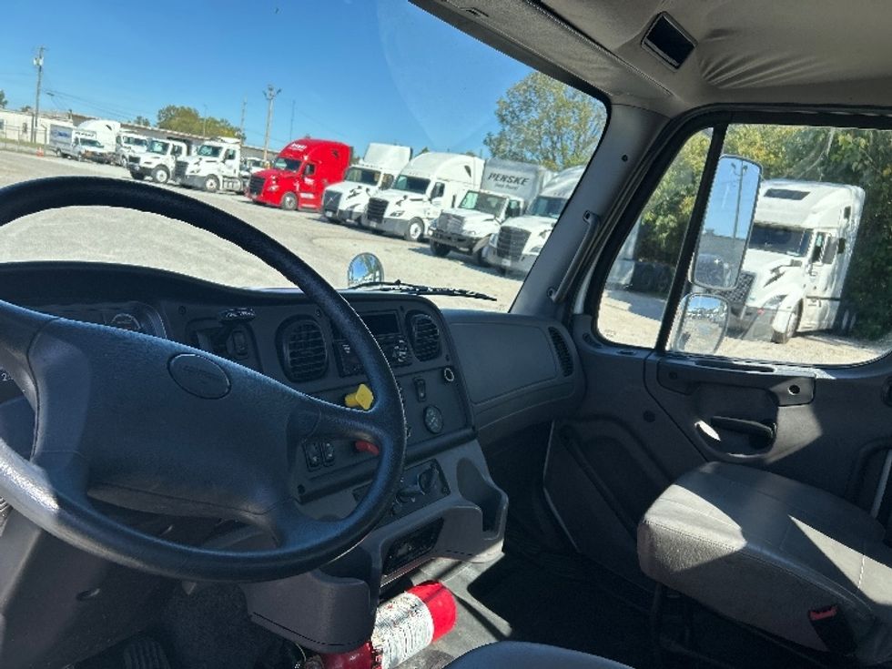 Day Cab Tractor-Heavy Duty Tractors-Freightliner-2019-M2-Jackson-TN-72,036\n\t\tmiles-$ 62,000 - Image 10