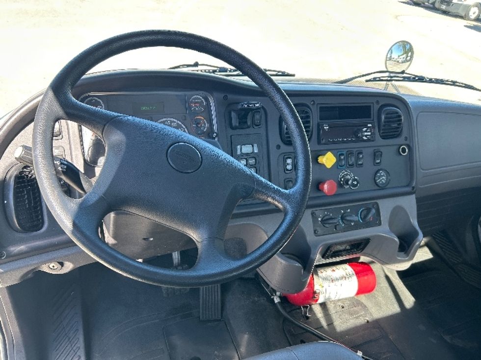 Day Cab Tractor-Heavy Duty Tractors-Freightliner-2019-M2-Jackson-TN-72,036\n\t\tmiles-$ 62,000 - Image 11