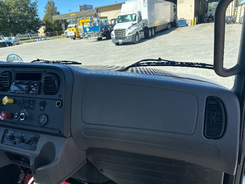 Day Cab Tractor-Heavy Duty Tractors-Freightliner-2019-M2-Jackson-TN-72,036\n\t\tmiles-$ 62,000 - Image 13