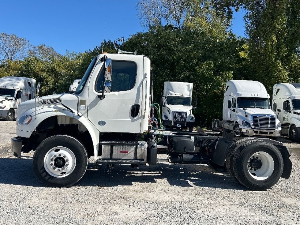 Day Cab Tractor-Heavy Duty Tractors-Freightliner-2019-M2-Jackson-TN-72,036\n\t\tmiles-$ 62,000 - Image 4
