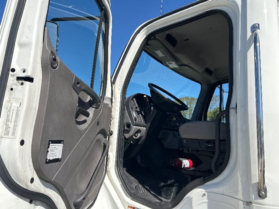 Day Cab Tractor-Heavy Duty Tractors-Freightliner-2019-M2-Jackson-TN-72,036\n\t\tmiles-$ 62,000 - Image 9