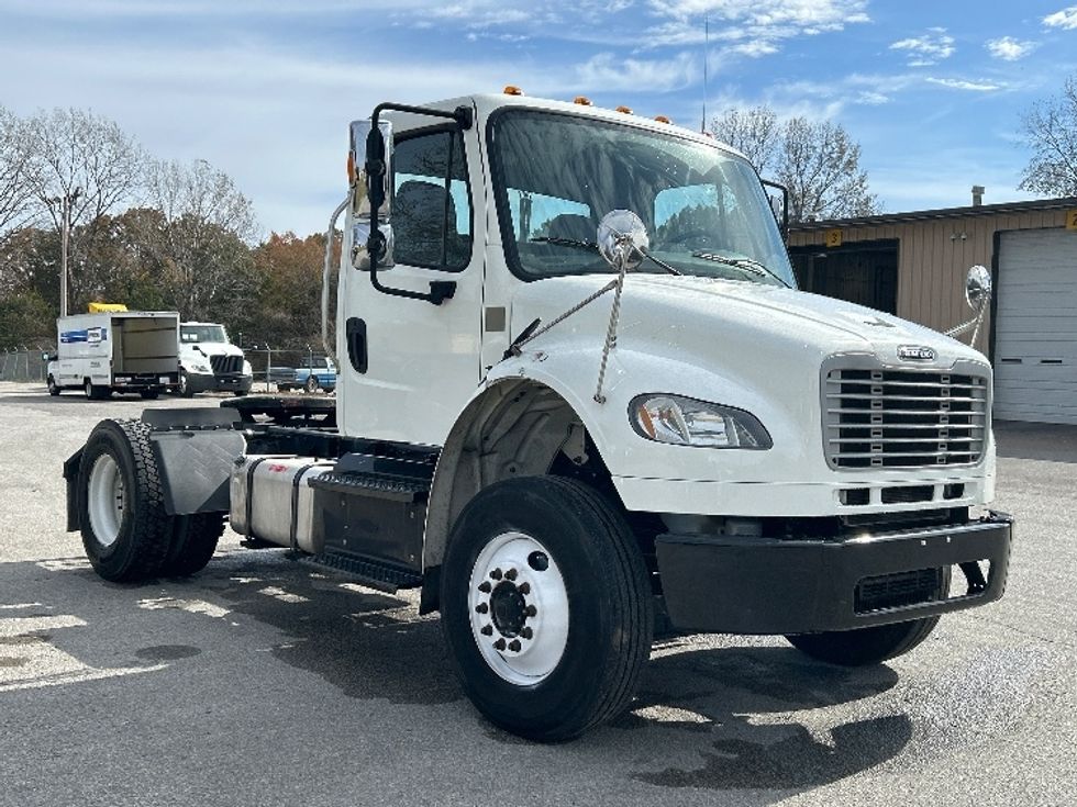 Day Cab Tractor-Heavy Duty Tractors-Freightliner-2019-M2-Jackson-TN-78,645\n\t\tmiles-$ 61,500 - Image 1