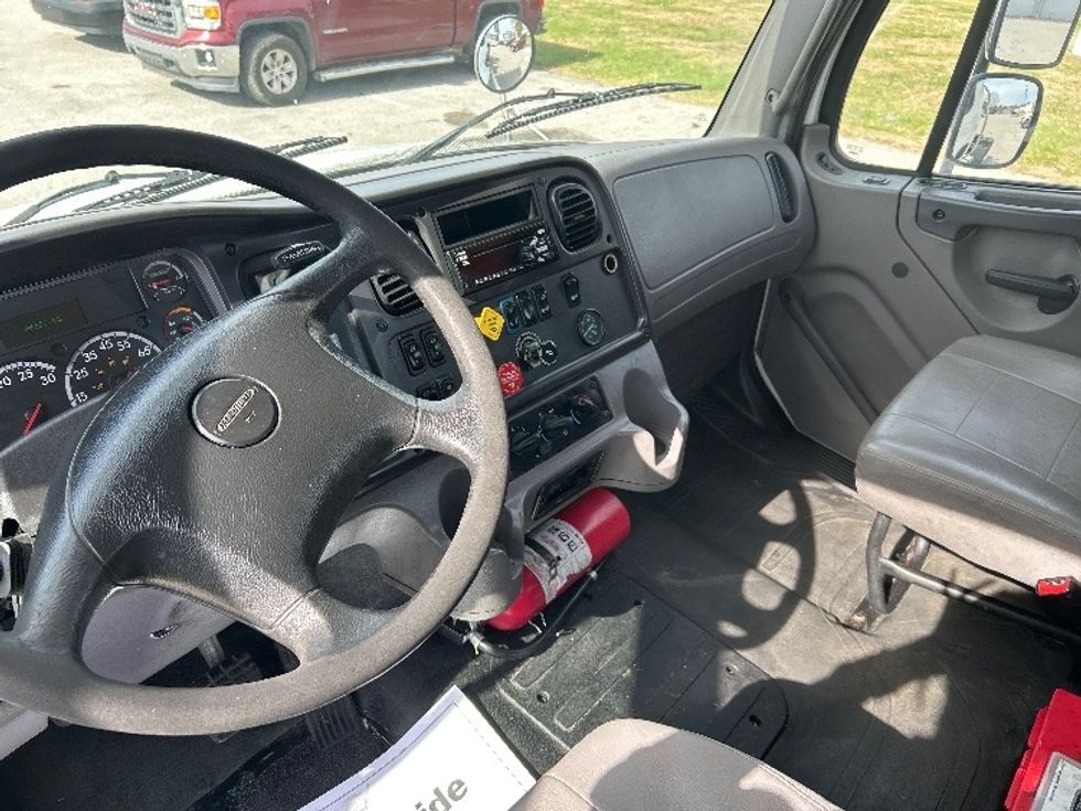 Day Cab Tractor-Heavy Duty Tractors-Freightliner-2019-M2-Jackson-TN-78,645\n\t\tmiles-$ 61,500 - Image 10