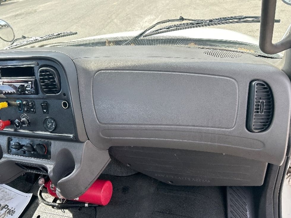 Day Cab Tractor-Heavy Duty Tractors-Freightliner-2019-M2-Jackson-TN-78,645\n\t\tmiles-$ 61,500 - Image 13