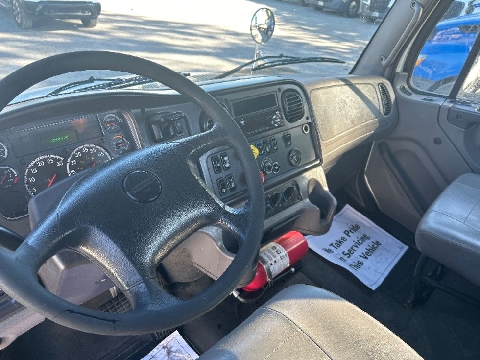 Day Cab Tractor-Heavy Duty Tractors-Freightliner-2019-M2-Jackson-TN-84,724\n\t\tmiles-$ 59,750 - Image 10