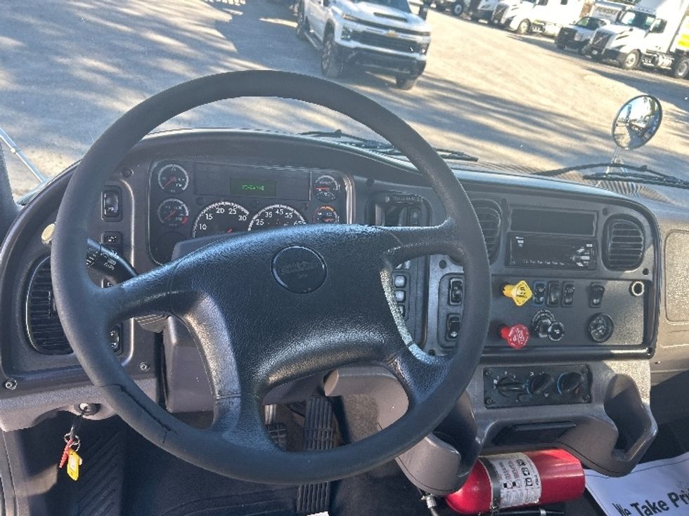 Day Cab Tractor-Heavy Duty Tractors-Freightliner-2019-M2-Jackson-TN-84,724\n\t\tmiles-$ 59,750 - Image 11