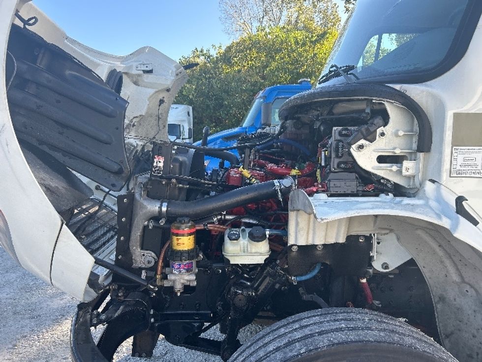 Day Cab Tractor-Heavy Duty Tractors-Freightliner-2019-M2-Jackson-TN-84,724\n\t\tmiles-$ 59,750 - Image 16