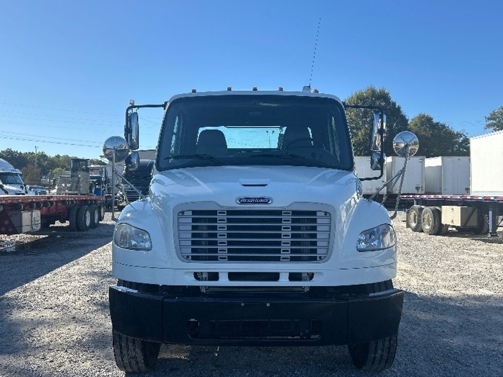Day Cab Tractor-Heavy Duty Tractors-Freightliner-2019-M2-Jackson-TN-84,724\n\t\tmiles-$ 59,750 - Image 2