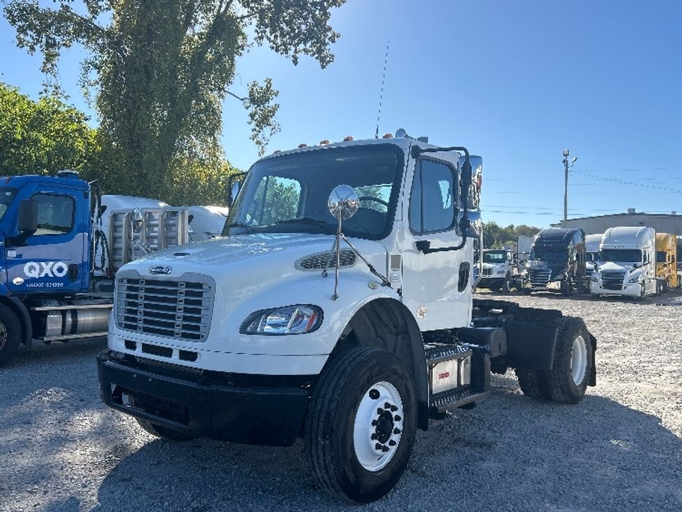 Day Cab Tractor-Heavy Duty Tractors-Freightliner-2019-M2-Jackson-TN-84,724\n\t\tmiles-$ 59,750 - Image 3