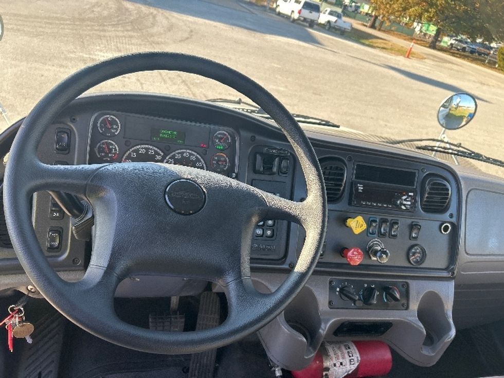 Day Cab Tractor-Heavy Duty Tractors-Freightliner-2019-M2-Jackson-TN-88,203\n\t\tmiles-$ 60,750 - Image 10