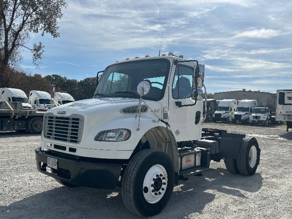 2019 Freightliner M2 106 Medium Duty photo 3