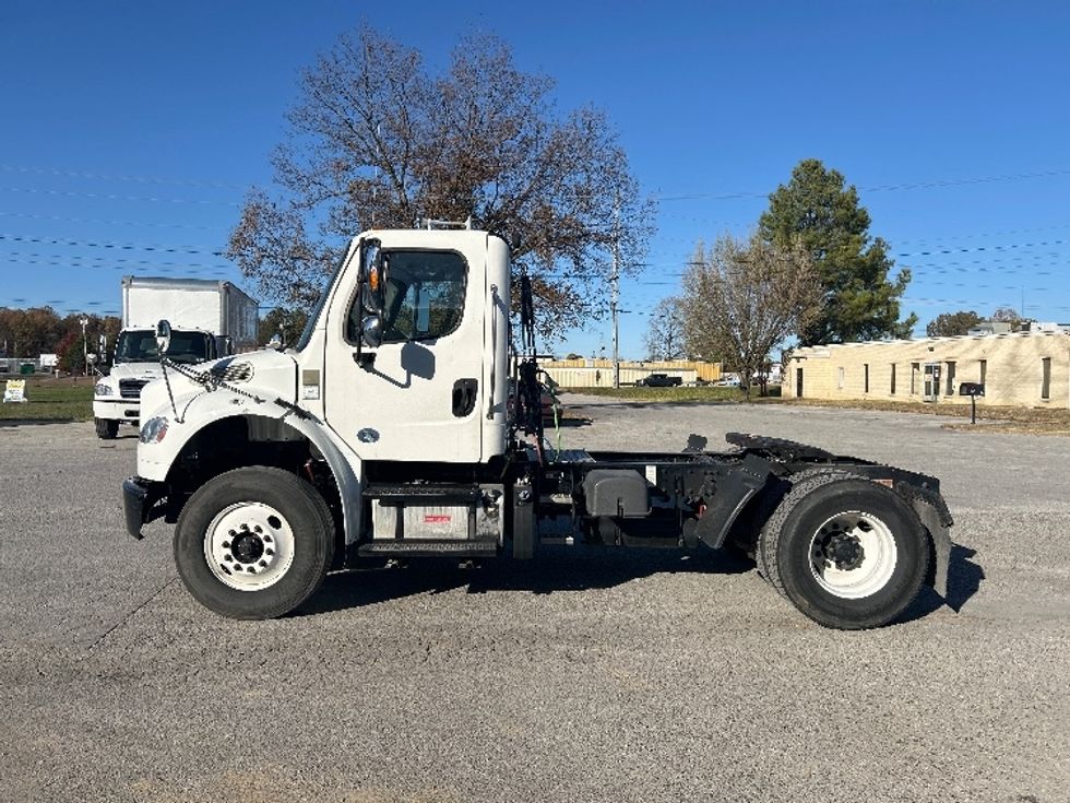 2019 Freightliner M2 106 Medium Duty photo 4