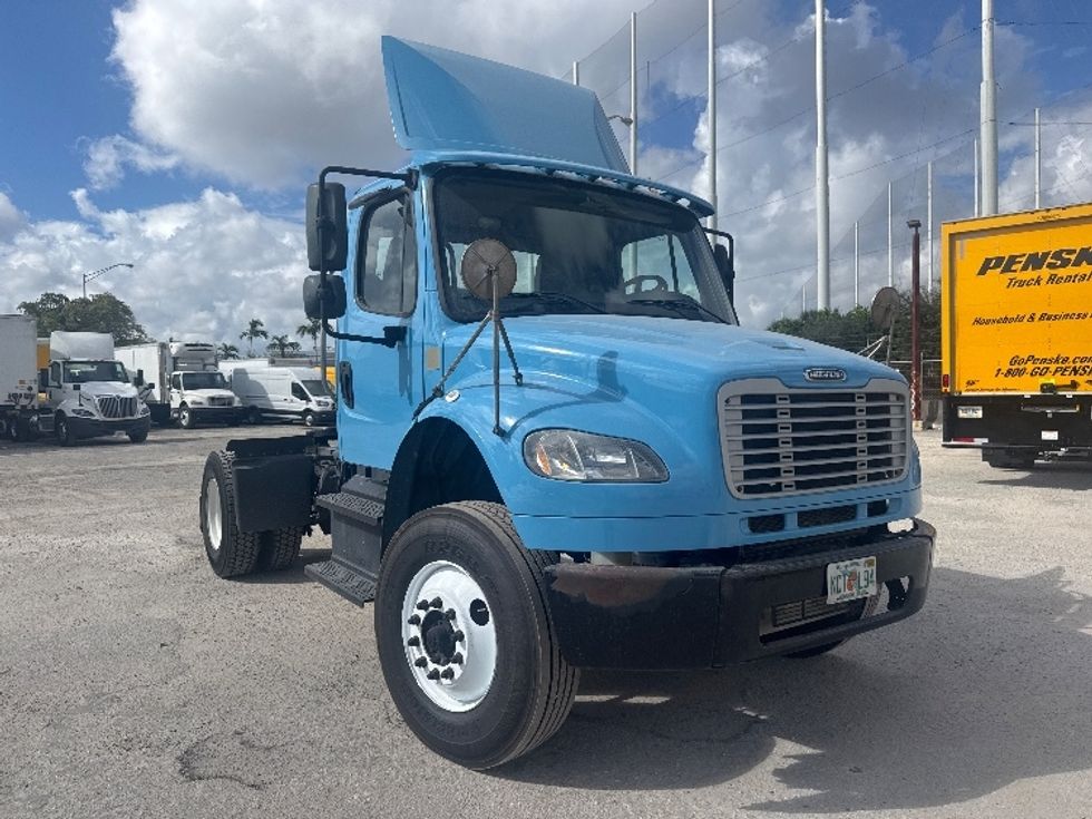 Day Cab Tractor-Heavy Duty Tractors-Freightliner-2019-M2-Medley-FL-241,836\n\t\tmiles-$ 45,500 - Image 1