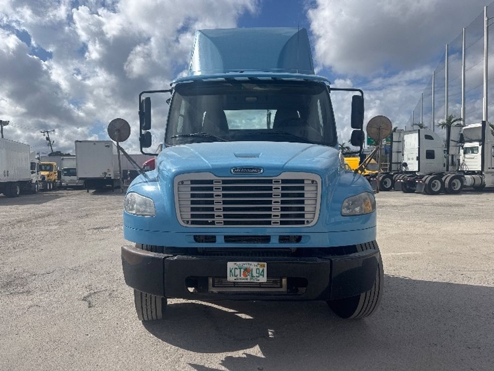 Day Cab Tractor-Heavy Duty Tractors-Freightliner-2019-M2-Medley-FL-241,836\n\t\tmiles-$ 45,500 - Image 2