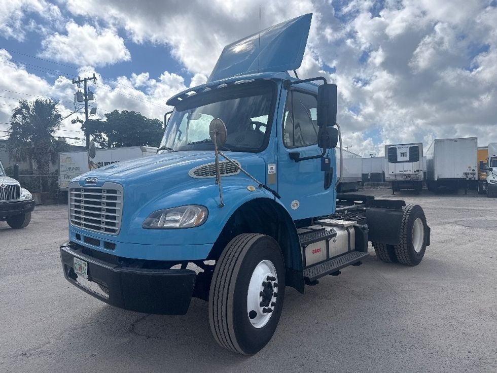 Day Cab Tractor-Heavy Duty Tractors-Freightliner-2019-M2-Medley-FL-241,836\n\t\tmiles-$ 45,500 - Image 3