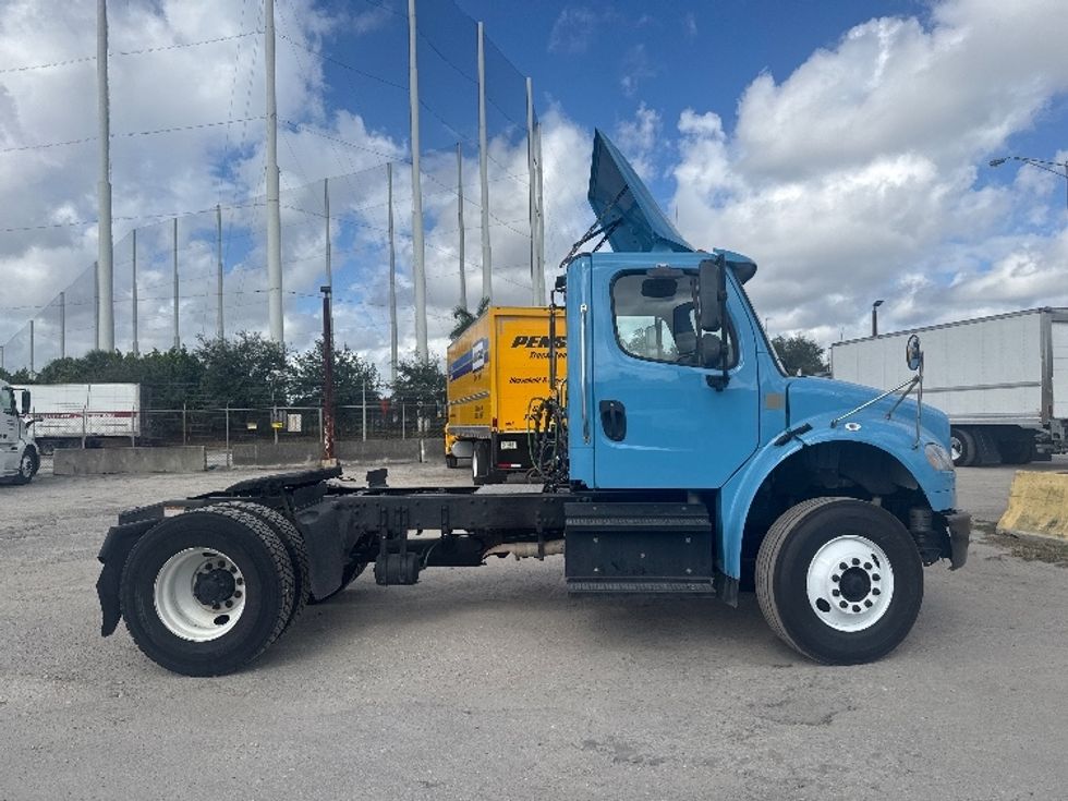 Day Cab Tractor-Heavy Duty Tractors-Freightliner-2019-M2-Medley-FL-241,836\n\t\tmiles-$ 45,500 - Image 8