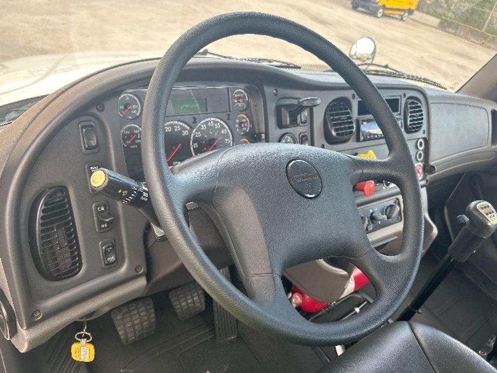 Day Cab Tractor-Heavy Duty Tractors-Freightliner-2019-M2-Medley-FL-247,850\n\t\tmiles-$ 46,000 - Image 10