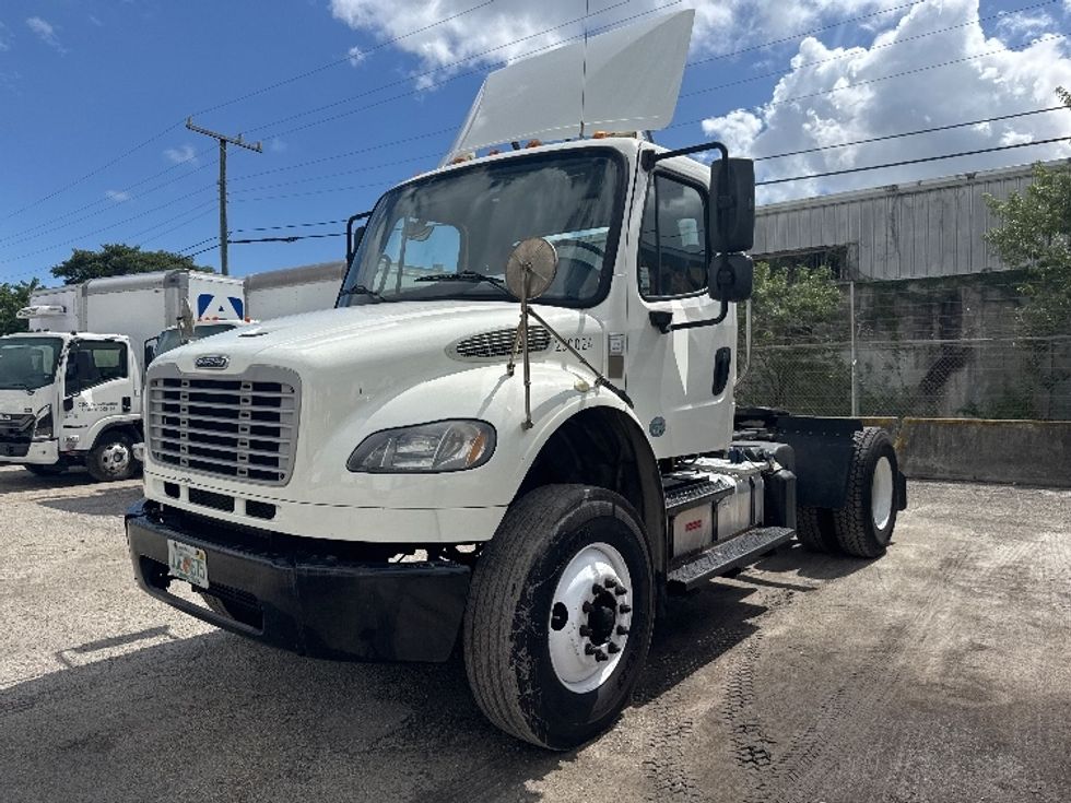 Day Cab Tractor-Heavy Duty Tractors-Freightliner-2019-M2-Medley-FL-247,850\n\t\tmiles-$ 46,000 - Image 3