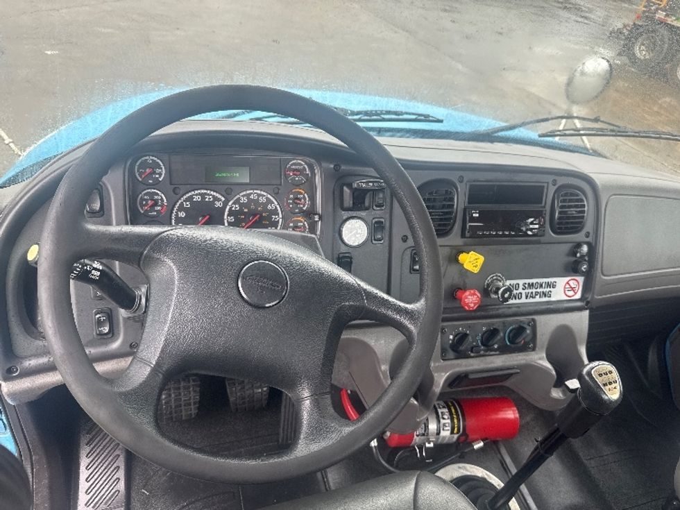 Day Cab Tractor-Heavy Duty Tractors-Freightliner-2019-M2-Medley-FL-262,804\n\t\tmiles-$ 42,750 - Image 11