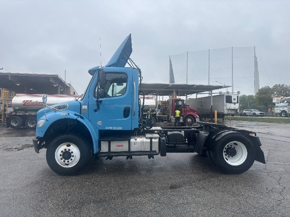 Day Cab Tractor-Heavy Duty Tractors-Freightliner-2019-M2-Medley-FL-262,804\n\t\tmiles-$ 42,750 - Image 4