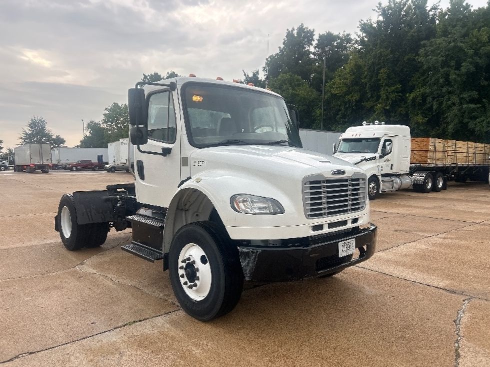 Day Cab Tractor-Heavy Duty Tractors-Freightliner-2019-M2-Memphis-TN-166,940\n\t\tmiles-$ 54,500 - Image 1