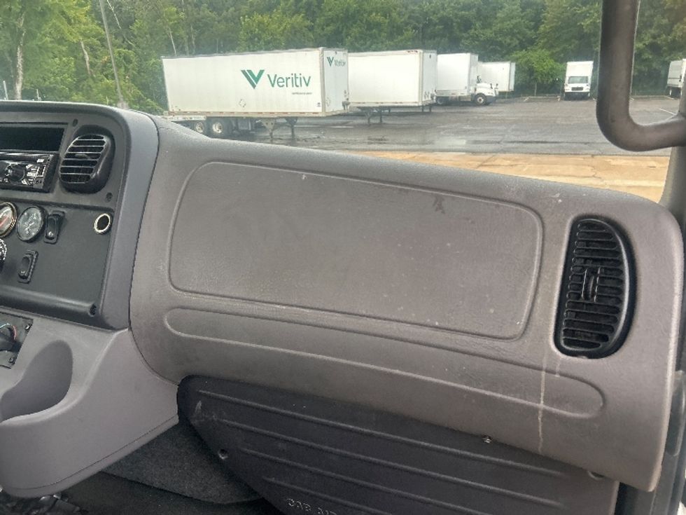 Day Cab Tractor-Heavy Duty Tractors-Freightliner-2019-M2-Memphis-TN-166,940\n\t\tmiles-$ 54,500 - Image 13