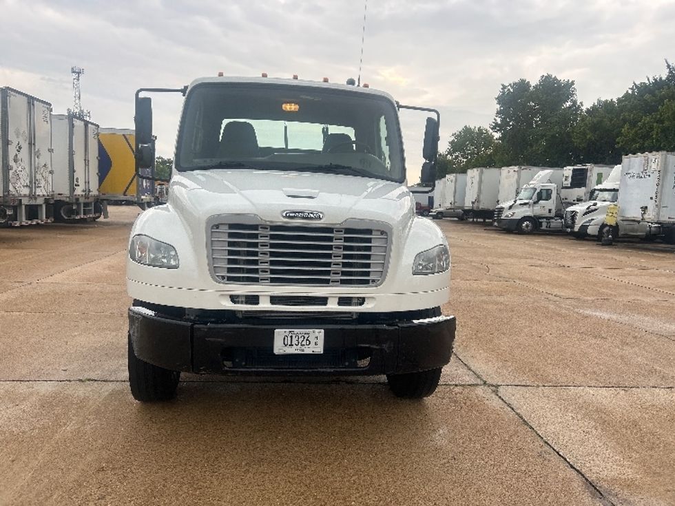 Day Cab Tractor-Heavy Duty Tractors-Freightliner-2019-M2-Memphis-TN-166,940\n\t\tmiles-$ 54,500 - Image 2