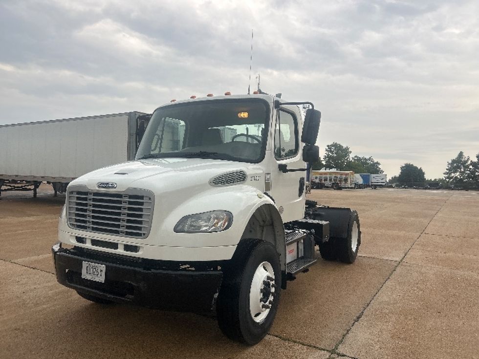 Day Cab Tractor-Heavy Duty Tractors-Freightliner-2019-M2-Memphis-TN-166,940\n\t\tmiles-$ 54,500 - Image 3