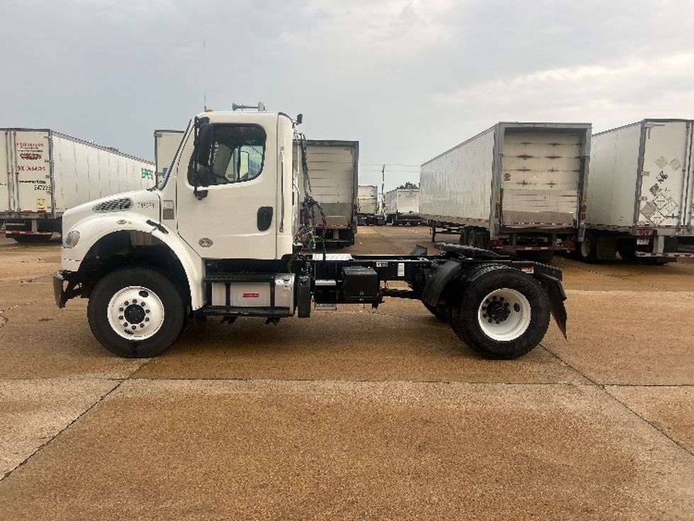 Day Cab Tractor-Heavy Duty Tractors-Freightliner-2019-M2-Memphis-TN-166,940\n\t\tmiles-$ 54,500 - Image 4