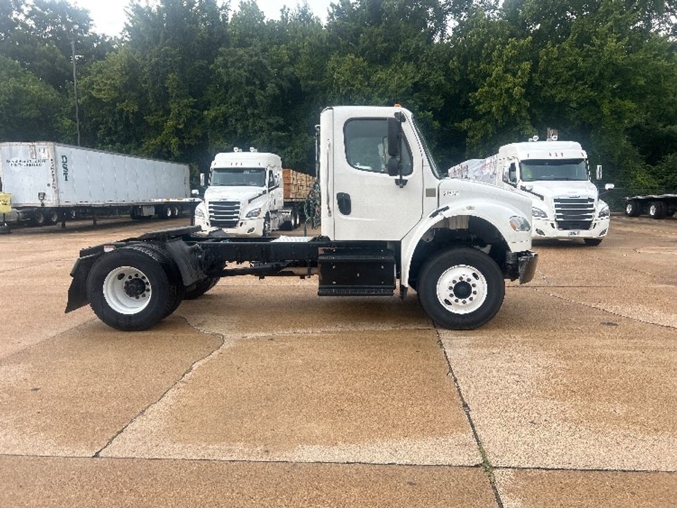 Day Cab Tractor-Heavy Duty Tractors-Freightliner-2019-M2-Memphis-TN-166,940\n\t\tmiles-$ 54,500 - Image 8