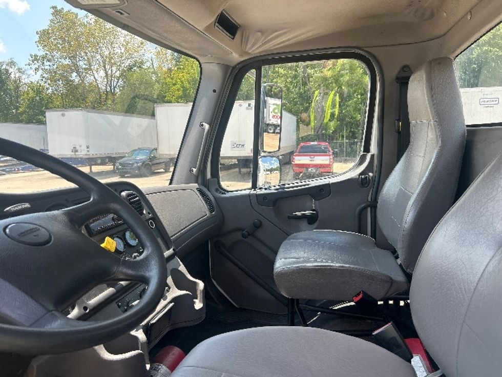 Day Cab Tractor-Heavy Duty Tractors-Freightliner-2019-M2-Memphis-TN-176,857\n\t\tmiles-$ 53,750 - Image 10