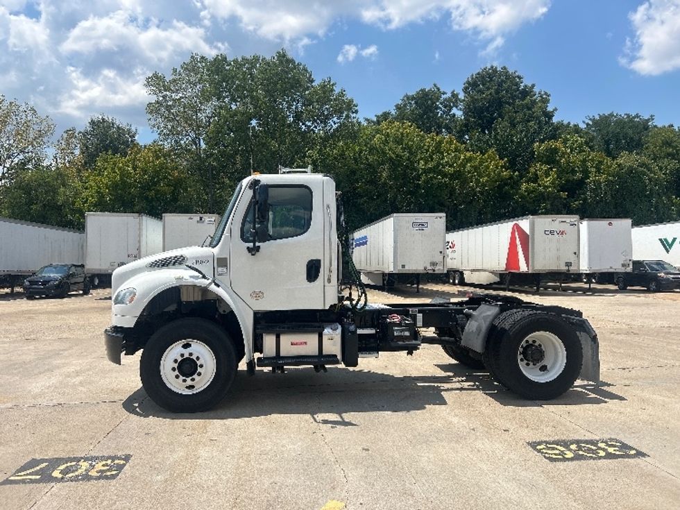 Day Cab Tractor-Heavy Duty Tractors-Freightliner-2019-M2-Memphis-TN-176,857\n\t\tmiles-$ 53,750 - Image 4