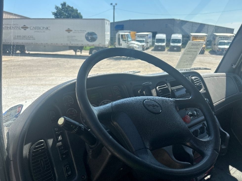 Day Cab Tractor-Heavy Duty Tractors-Freightliner-2019-M2-Moberly-MO-198,820\n\t\tmiles-$ 52,250 - Image 10