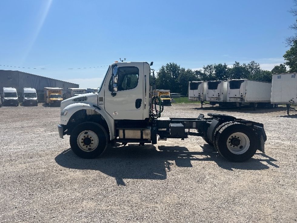 Day Cab Tractor-Heavy Duty Tractors-Freightliner-2019-M2-Moberly-MO-198,820\n\t\tmiles-$ 52,250 - Image 4