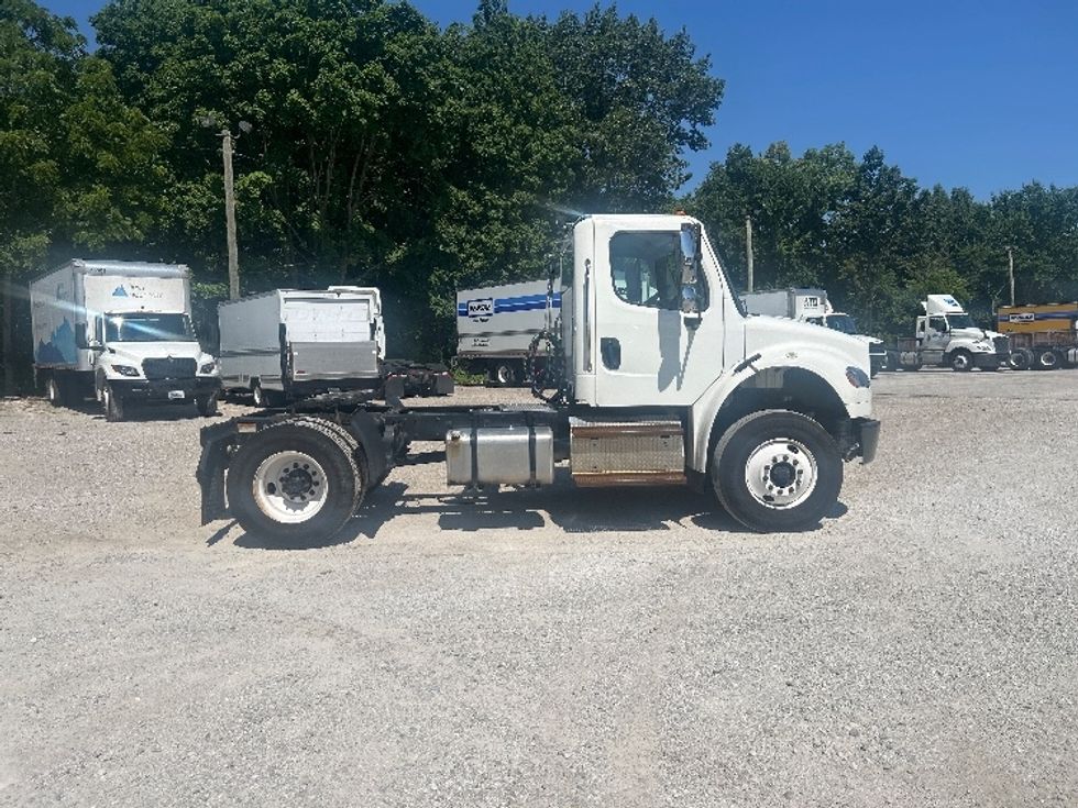 Day Cab Tractor-Heavy Duty Tractors-Freightliner-2019-M2-Moberly-MO-198,820\n\t\tmiles-$ 52,250 - Image 8