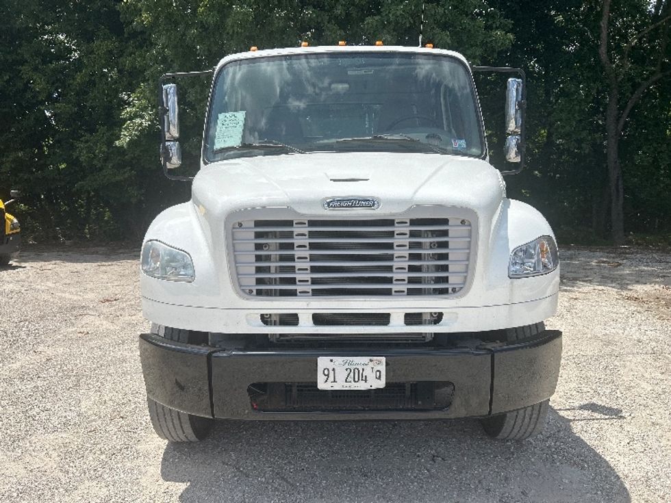 Day Cab Tractor-Heavy Duty Tractors-Freightliner-2019-M2-Moberly-MO-201,850\n\t\tmiles-$ 52,000 - Image 2