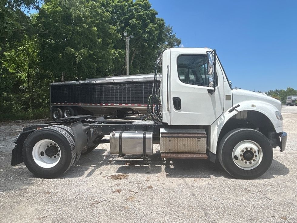 Day Cab Tractor-Heavy Duty Tractors-Freightliner-2019-M2-Moberly-MO-201,850\n\t\tmiles-$ 52,000 - Image 8