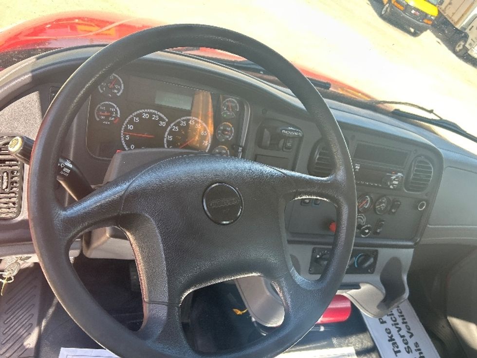 Day Cab Tractor-Heavy Duty Tractors-Freightliner-2019-M2-Moberly-MO-213,682\n\t\tmiles-$ 52,250 - Image 11