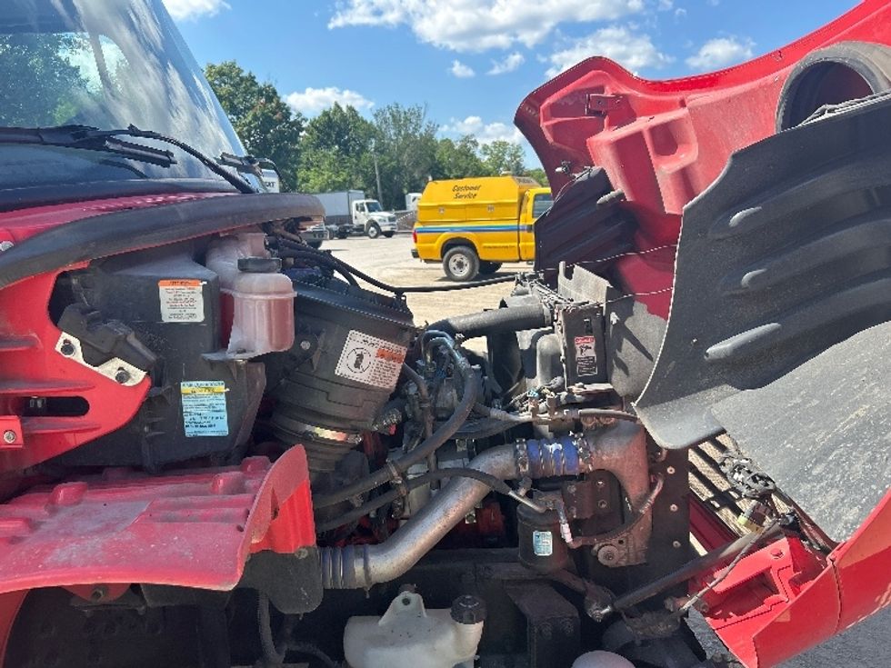 Day Cab Tractor-Heavy Duty Tractors-Freightliner-2019-M2-Moberly-MO-213,682\n\t\tmiles-$ 52,250 - Image 15