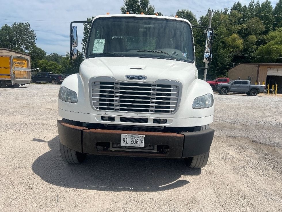 Day Cab Tractor-Heavy Duty Tractors-Freightliner-2019-M2-Poplar Bluff-MO-178,743\n\t\tmiles-$ 55,750 - Image 2
