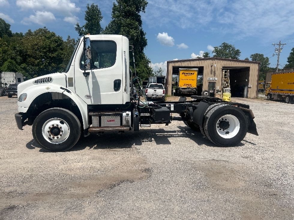 Day Cab Tractor-Heavy Duty Tractors-Freightliner-2019-M2-Poplar Bluff-MO-178,743\n\t\tmiles-$ 55,750 - Image 4