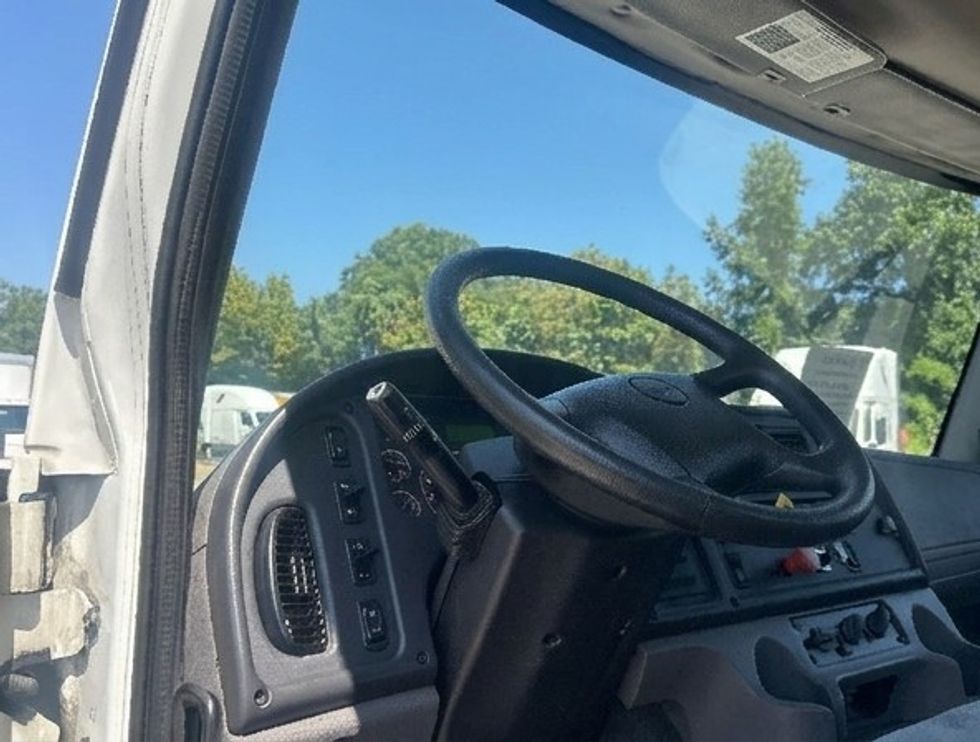 Day Cab Tractor-Heavy Duty Tractors-Freightliner-2019-M2-Poplar Bluff-MO-198,291\n\t\tmiles-$ 55,000 - Image 10