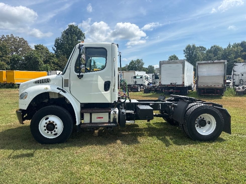 Day Cab Tractor-Heavy Duty Tractors-Freightliner-2019-M2-Poplar Bluff-MO-198,291\n\t\tmiles-$ 55,000 - Image 4