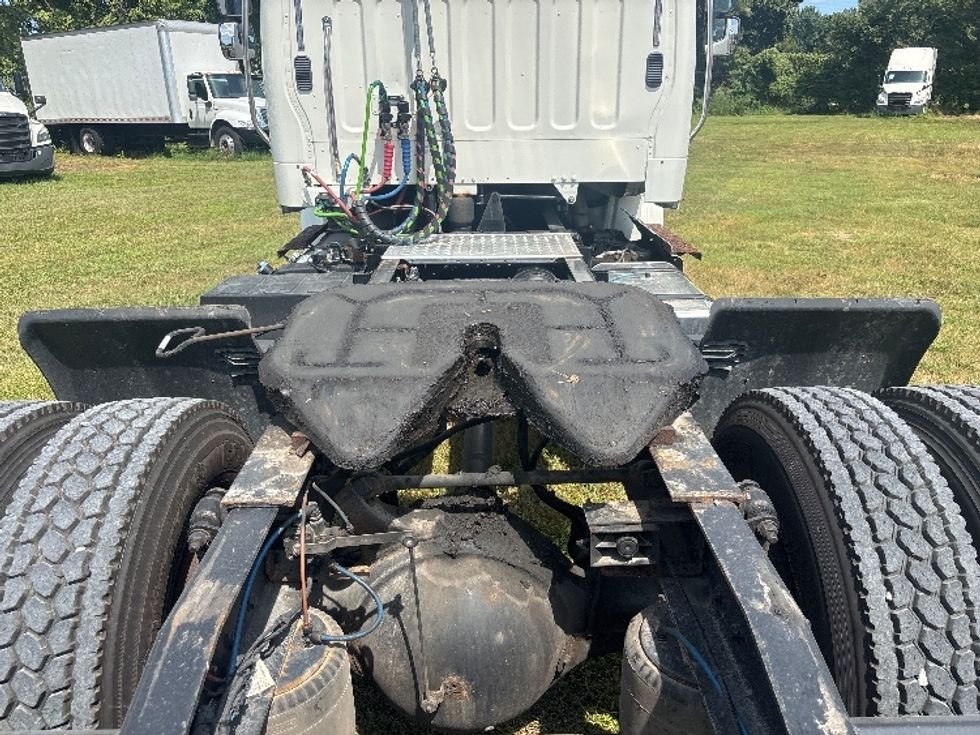 Day Cab Tractor-Heavy Duty Tractors-Freightliner-2019-M2-Poplar Bluff-MO-198,291\n\t\tmiles-$ 55,000 - Image 6