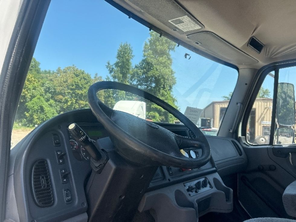 Day Cab Tractor-Heavy Duty Tractors-Freightliner-2019-M2-Poplar Bluff-MO-206,604\n\t\tmiles-$ 54,000 - Image 10