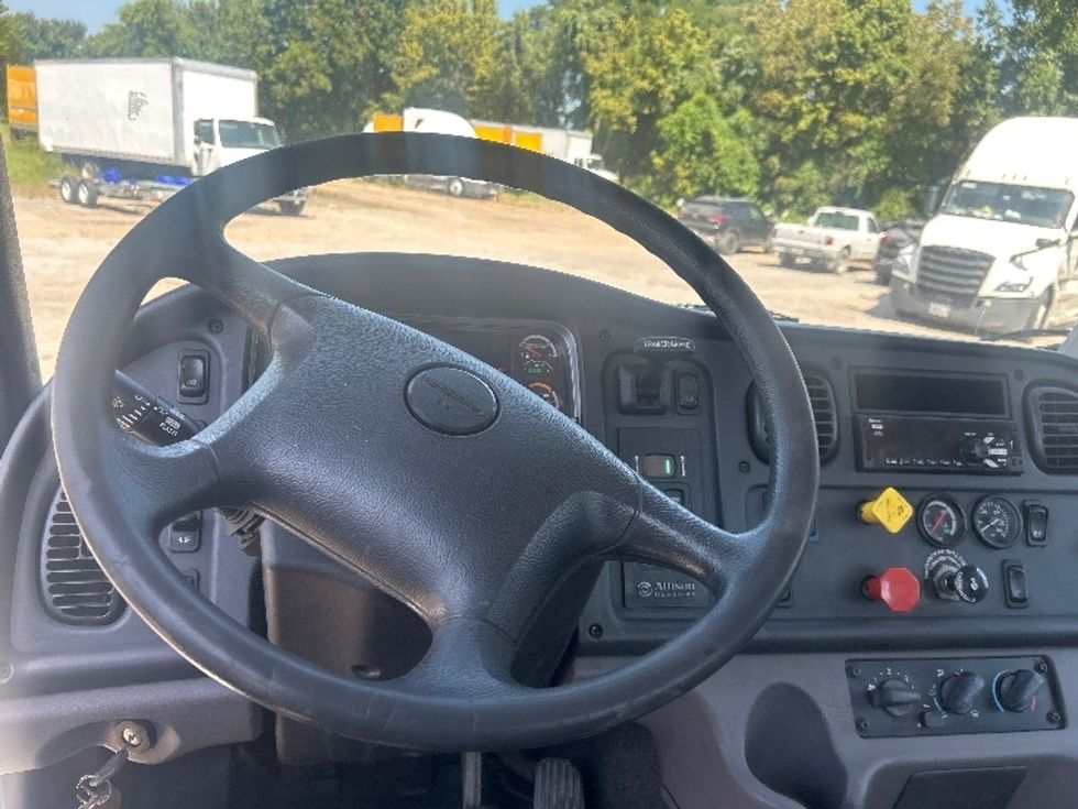 Day Cab Tractor-Heavy Duty Tractors-Freightliner-2019-M2-Poplar Bluff-MO-206,604\n\t\tmiles-$ 54,000 - Image 11