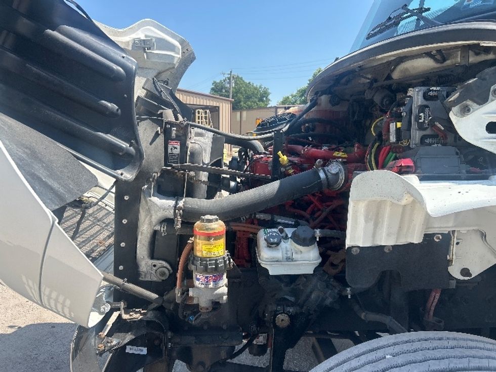 Day Cab Tractor-Heavy Duty Tractors-Freightliner-2019-M2-Poplar Bluff-MO-206,604\n\t\tmiles-$ 54,000 - Image 16