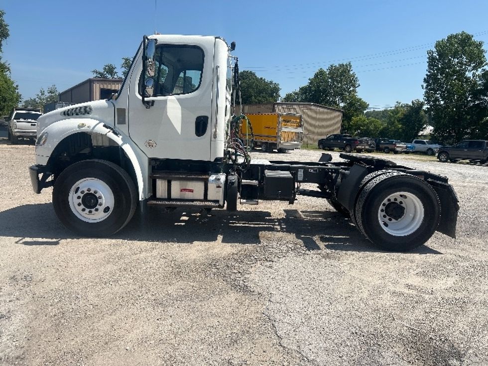 Day Cab Tractor-Heavy Duty Tractors-Freightliner-2019-M2-Poplar Bluff-MO-206,604\n\t\tmiles-$ 54,000 - Image 4